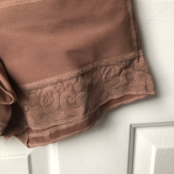 Tissini Women's Tan Shapewear Bodysuit - Picture 4 of 6